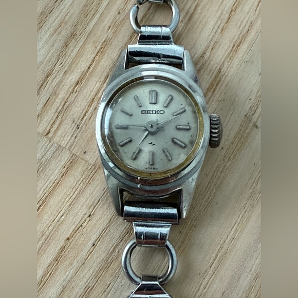 Seiko Rare Vintage Mechanical Ladies Watch Stainless Dial Case Bracelet Works - Picture 2 of 15